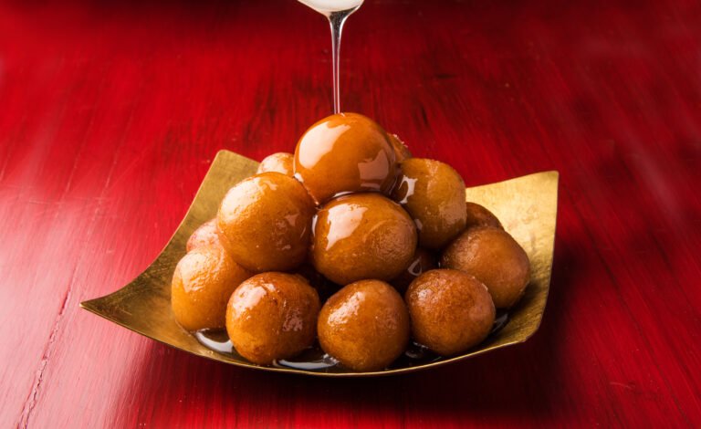 2. Diwali – A Festival of Sweets & Snacks 🪔✨