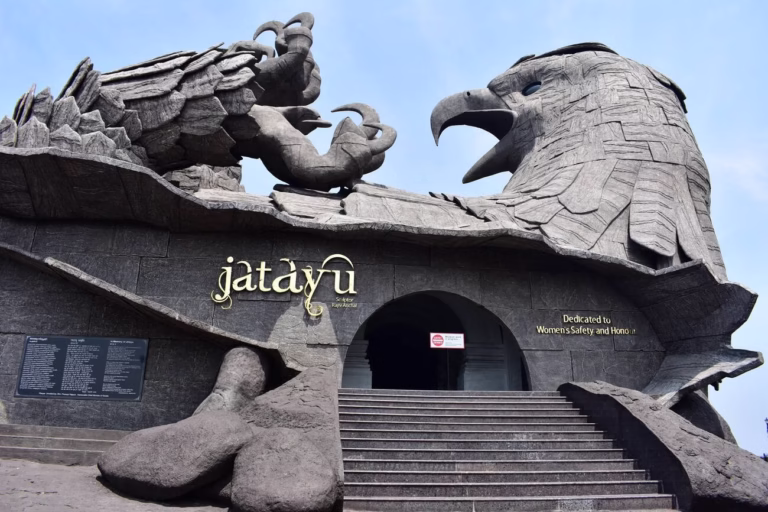 Day 6: Transfer to Kovalam | Jatayu Earth’s Center Visit | Kovalam Sightseeing